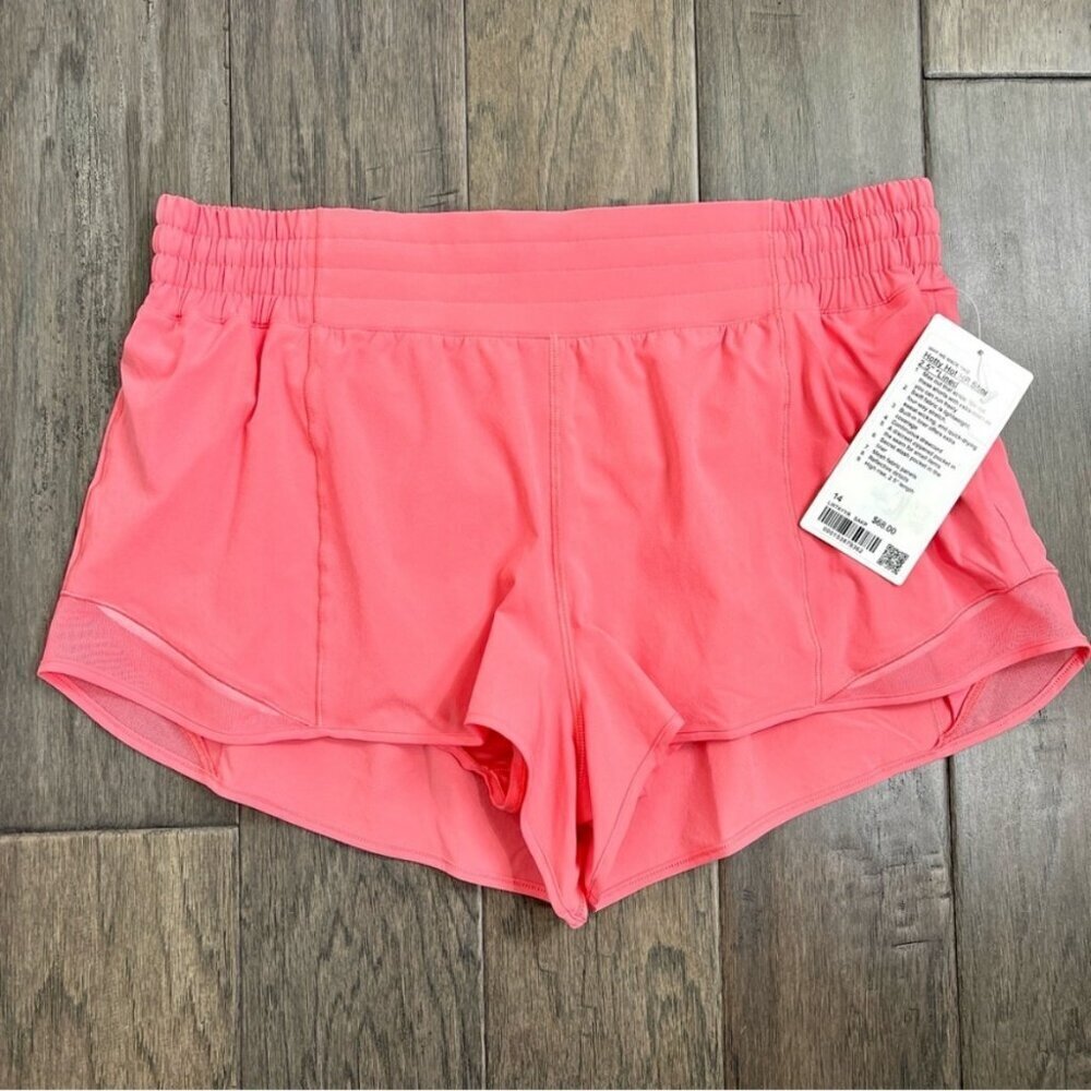 Lululemon NWT Hotty Hot High-Rise Short 2.5" Sakura Pink - Picture 2 of 9